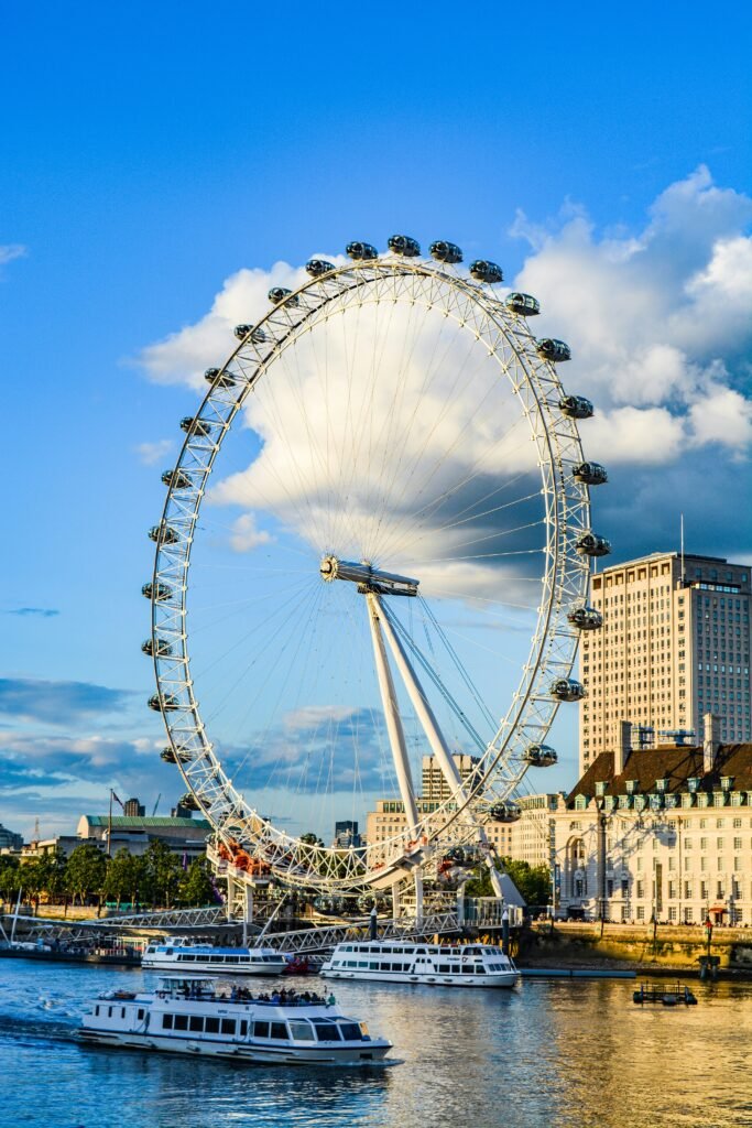 What are the best day trips from London? Essential Trips What are the best day trips from London? Essential Trips