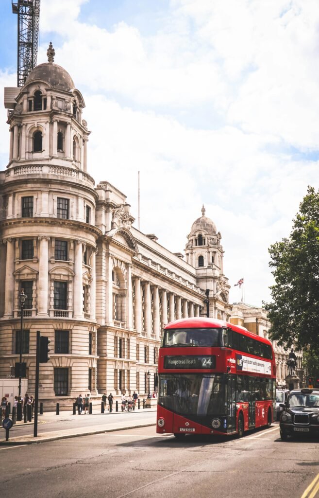 What are the best day trips from London? Essential Trips What are the best day trips from London? Essential Trips
