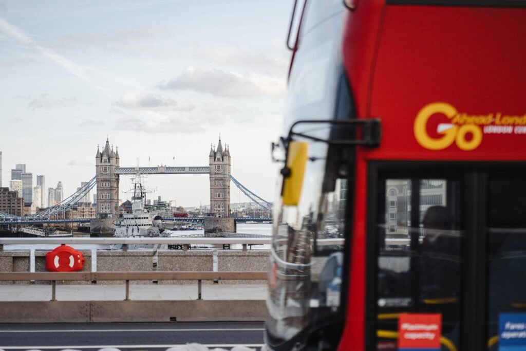 What can you see at the Tower of London? Essential Sights What can you see at the Tower of London? Essential Sights